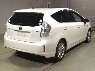TOYOTA PRIUS ALPHA 2012