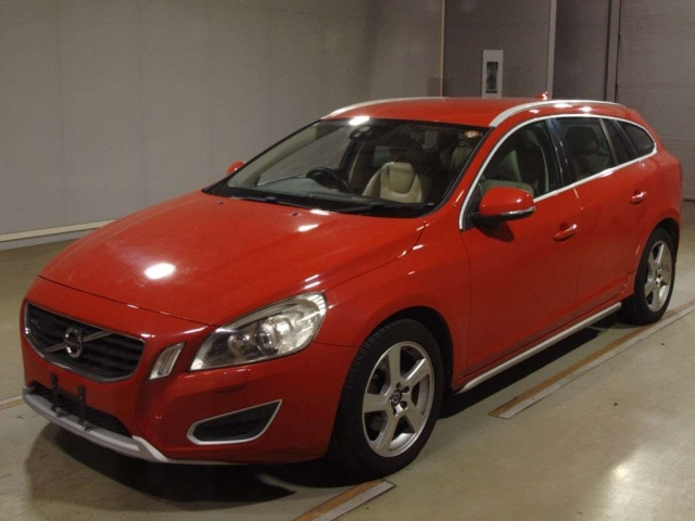 VOLVO V60 2013