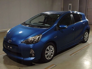 TOYOTA AQUA 2013
