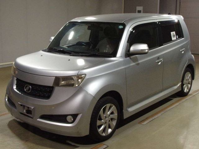 TOYOTA BB 2010