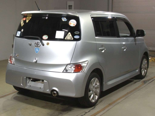TOYOTA BB 2010