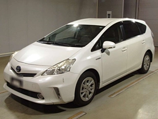 TOYOTA PRIUS ALPHA 2014