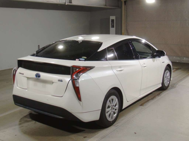 TOYOTA PRIUS 2016