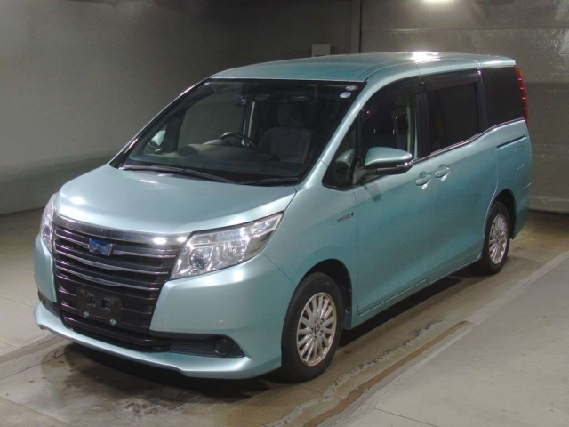 TOYOTA NOAH 2016