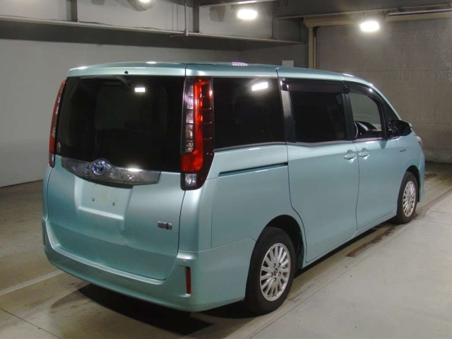 TOYOTA NOAH 2016