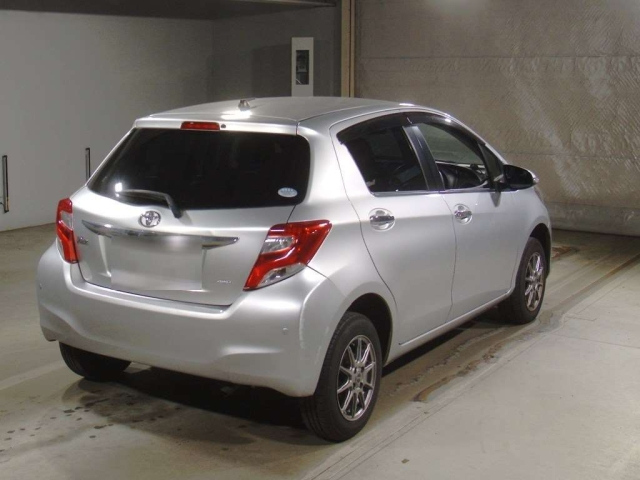 TOYOTA VITZ 2016