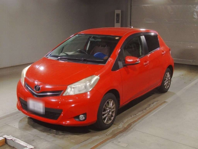 TOYOTA VITZ 2011