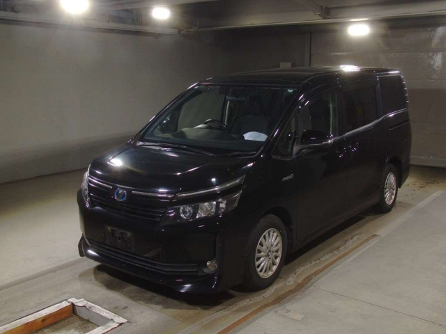 TOYOTA VOXY 2014