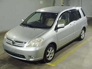 TOYOTA RAUM 2009