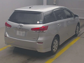 TOYOTA WISH 2010