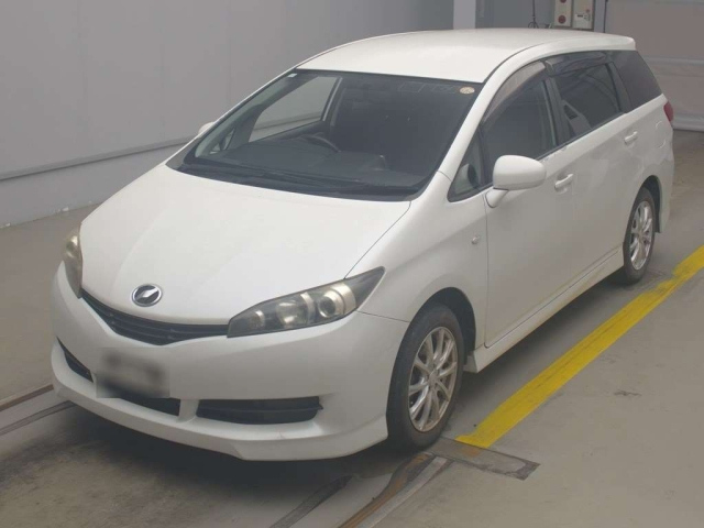 TOYOTA WISH 2011