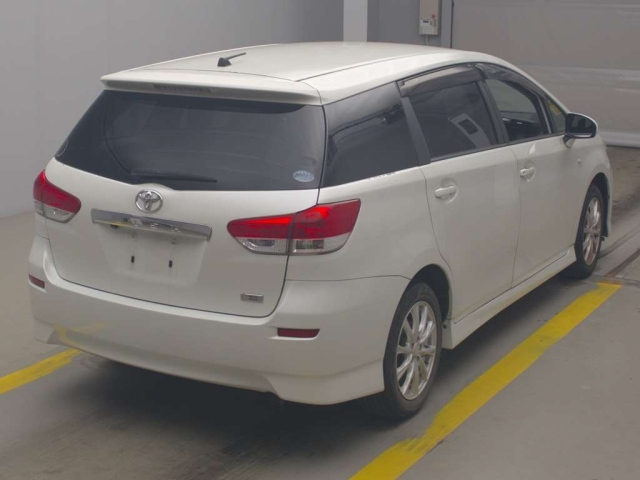 TOYOTA WISH 2011