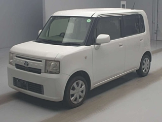 TOYOTA PIXIS SPACE 2013