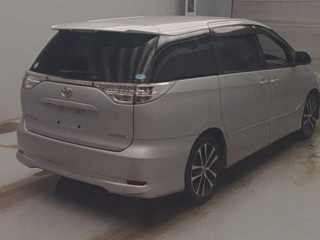 TOYOTA ESTIMA 2013