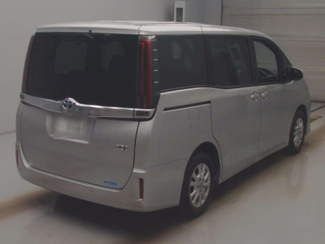 TOYOTA NOAH 2021