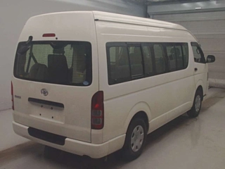 TOYOTA HIACE 2013