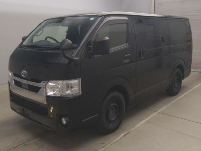 TOYOTA HIACE VAN 2020