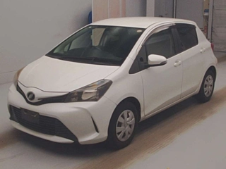 TOYOTA VITZ 2015