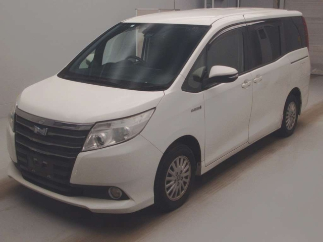 TOYOTA NOAH 2016