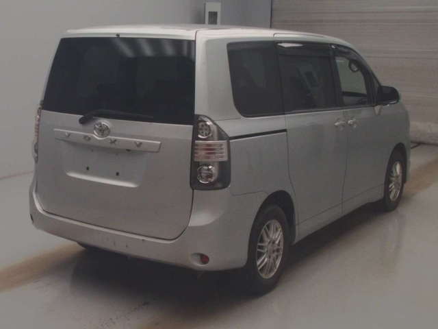 TOYOTA VOXY 2008