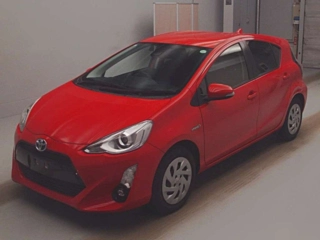 TOYOTA AQUA 2017