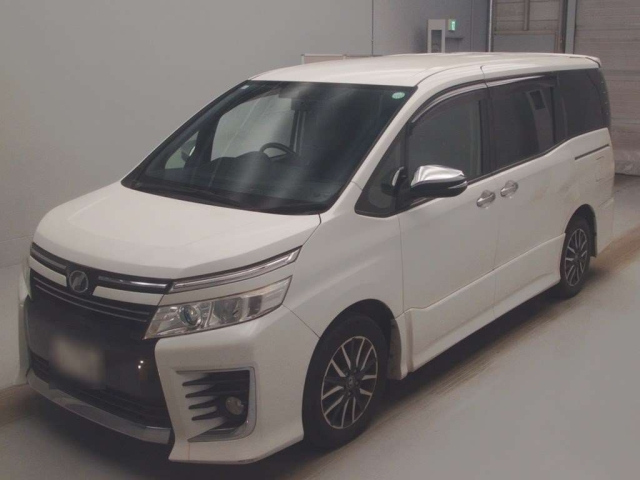 TOYOTA VOXY 2015