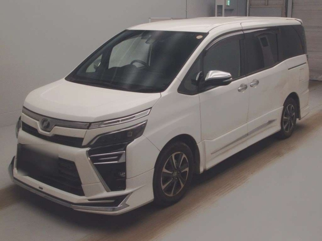 TOYOTA VOXY 2019