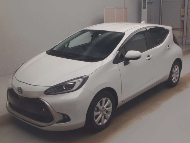 TOYOTA AQUA 2022