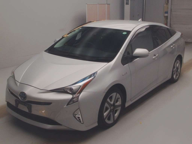 TOYOTA PRIUS 2018