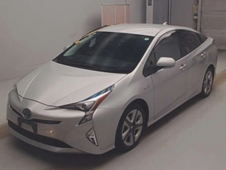 TOYOTA PRIUS 2018