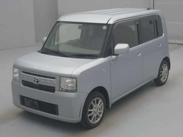 TOYOTA PIXIS SPACE 2012