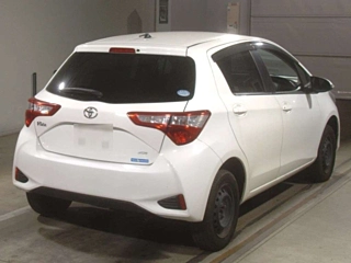 TOYOTA VITZ 2018