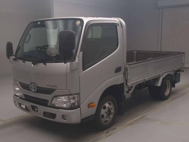 TOYOTA DYNA 2019