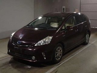 TOYOTA PRIUS ALPHA 2014