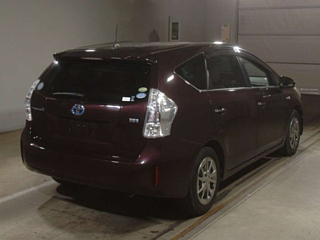 TOYOTA PRIUS ALPHA 2014
