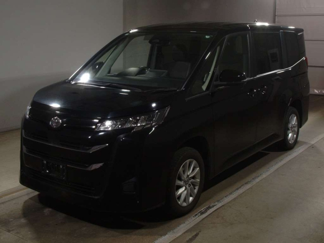 TOYOTA NOAH 2022