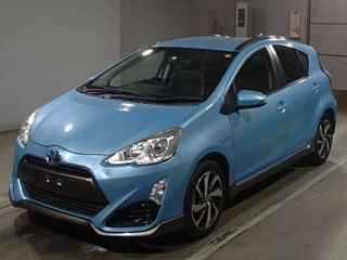 TOYOTA AQUA 2015