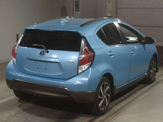 TOYOTA AQUA 2015