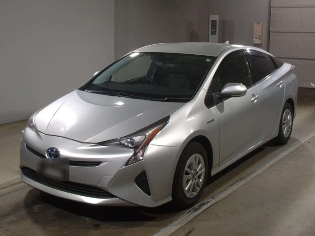 TOYOTA PRIUS 2016