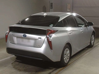 TOYOTA PRIUS 2016