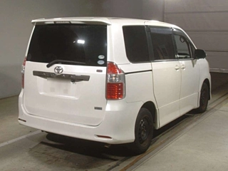 TOYOTA NOAH 2008