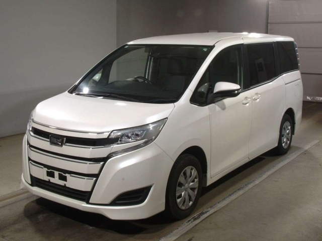 TOYOTA NOAH 2019