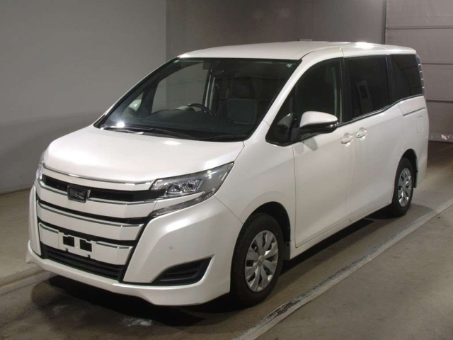 TOYOTA NOAH 2019