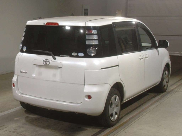 TOYOTA SIENTA 2010