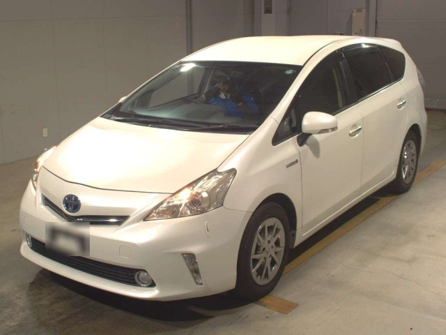 TOYOTA PRIUS ALPHA 2014