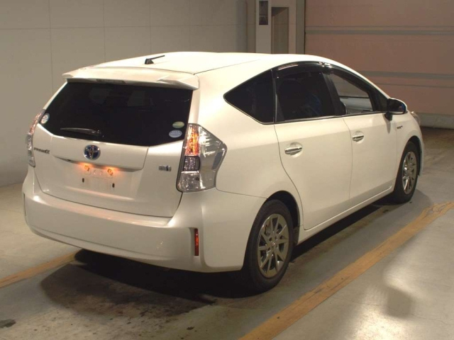 TOYOTA PRIUS ALPHA 2014