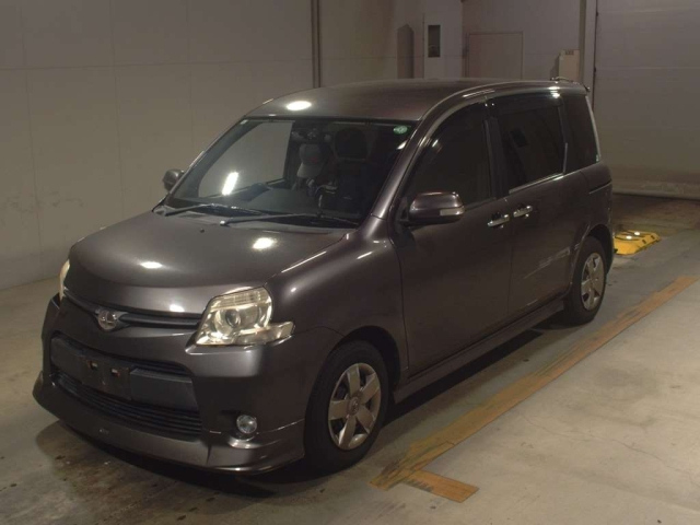 TOYOTA SIENTA 2011