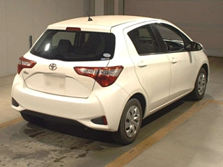 TOYOTA VITZ 2018