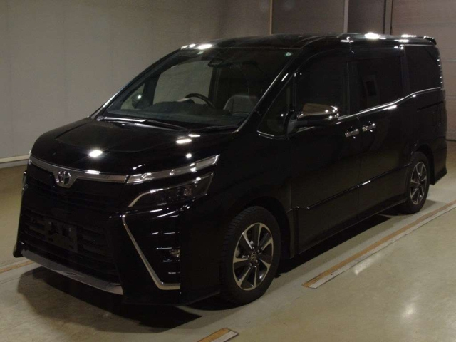 TOYOTA VOXY 2020
