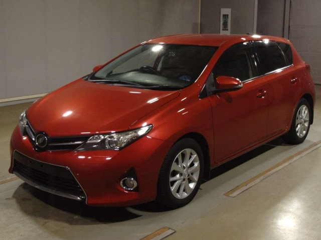 TOYOTA AURIS 2013